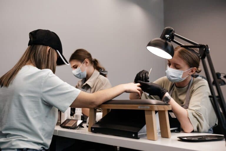 Обучение маникюру