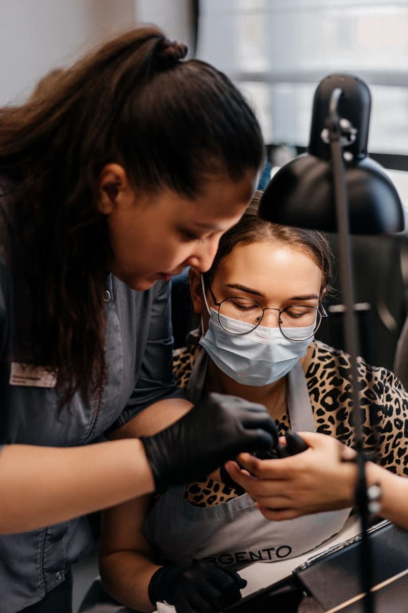 Салонное моделирование ногтей